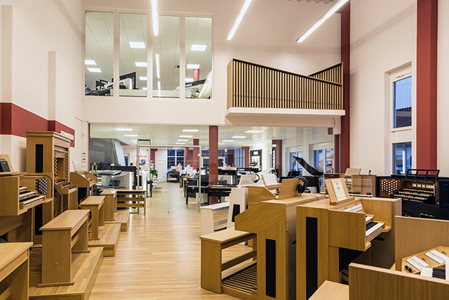 Orgel-Ausstellung bei Bauer-Music