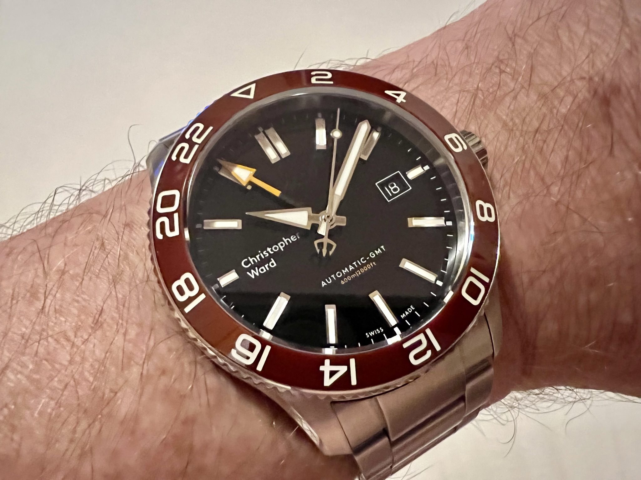 C60 Trident GMT 600 Schwarz / Rot